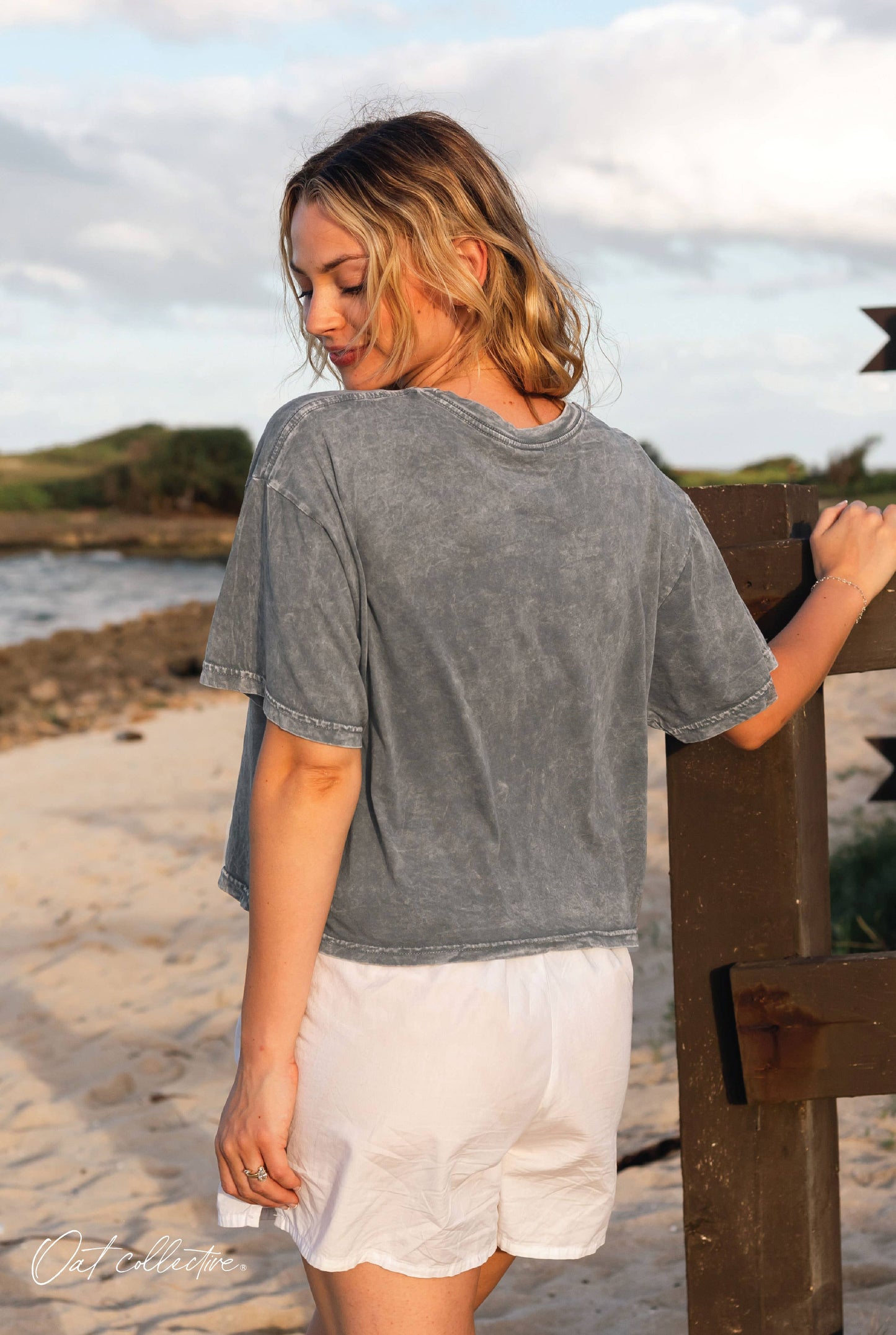 MAMA PUFF Cropped Mineral Washed Graphic Top